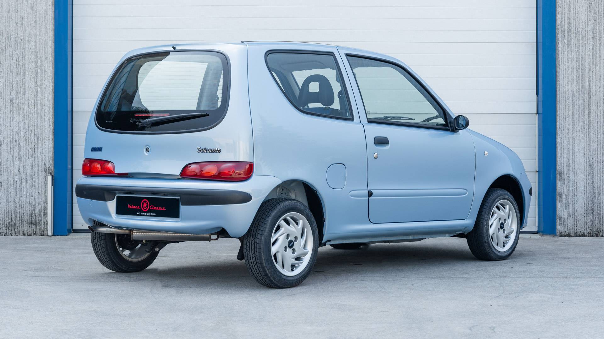thumbnail image 2 of Right Front Arrow Light (White) For Fiat Seicento (2000 Onwards) - Halogen, Road Legal 2 of 4